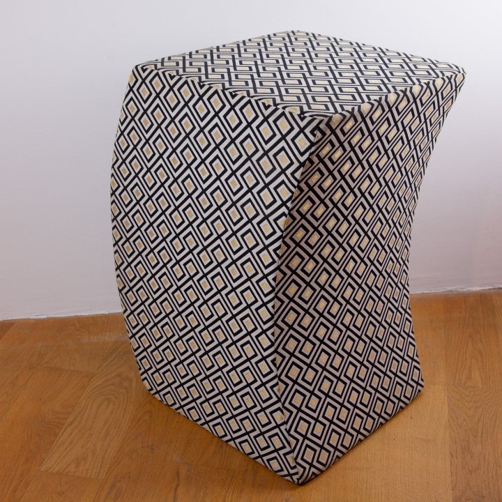 Archiquant Hocker I